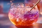 Bulles dans un cocktail vibrant remué délicatement